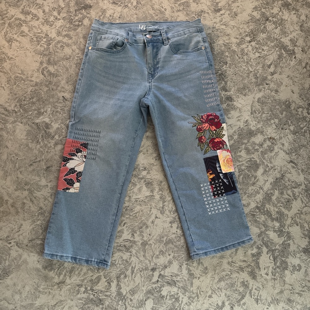 DG2 by Diane Gilman Capri Denim Embroidered Patchwork Womens 6P